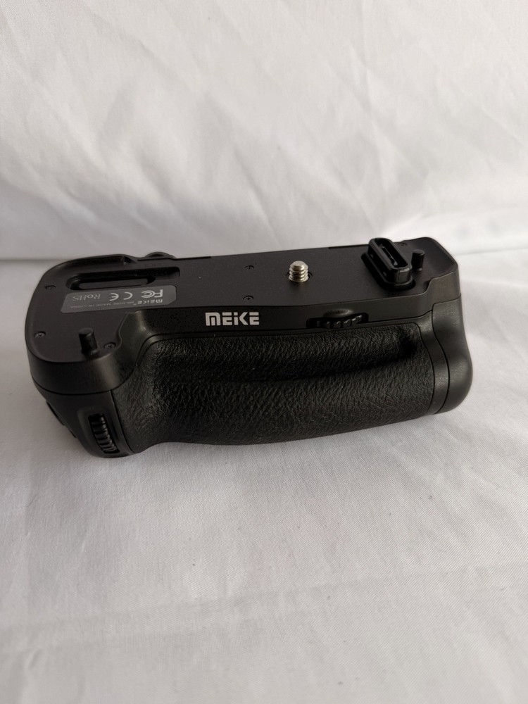 Neke digital battery pack for camera