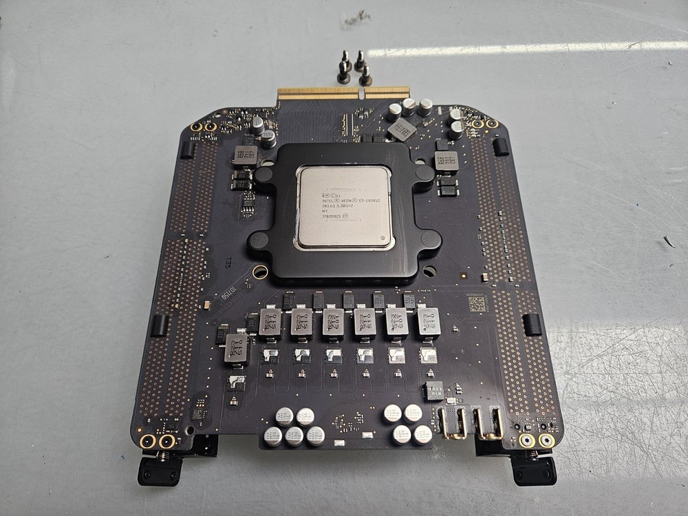 Apple 820-5494-A Mac Pro A1481 CPU Processor Riser Board w/ Xeon 3.50GHz SR1AQ