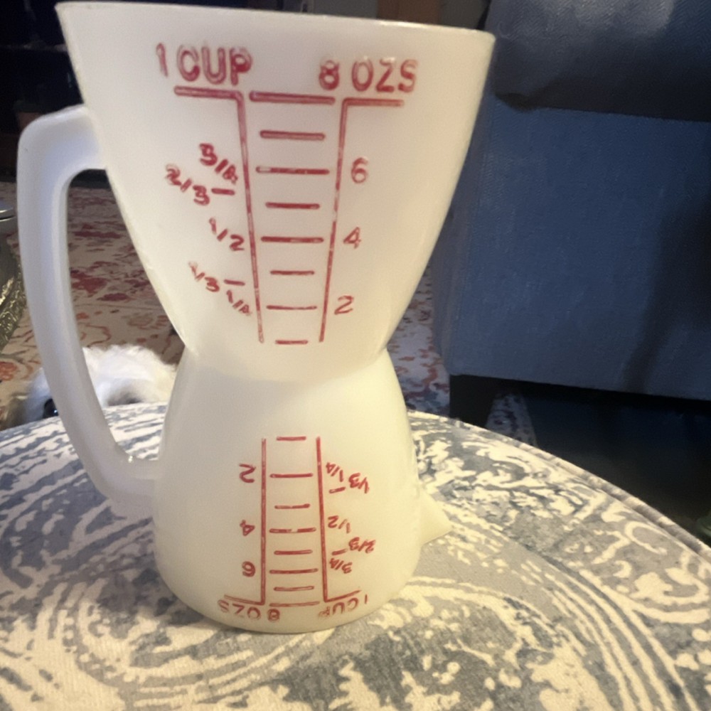 Tupperware White Dual-Sided Plastic Liquid Measuring Cup 1 Cup 8 oz