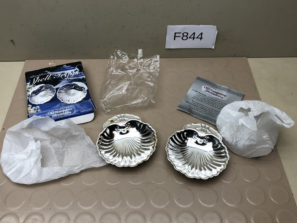 Silver Plated Shell Trays by Old Hampshire Silversmiths Lot of 2 Original Box