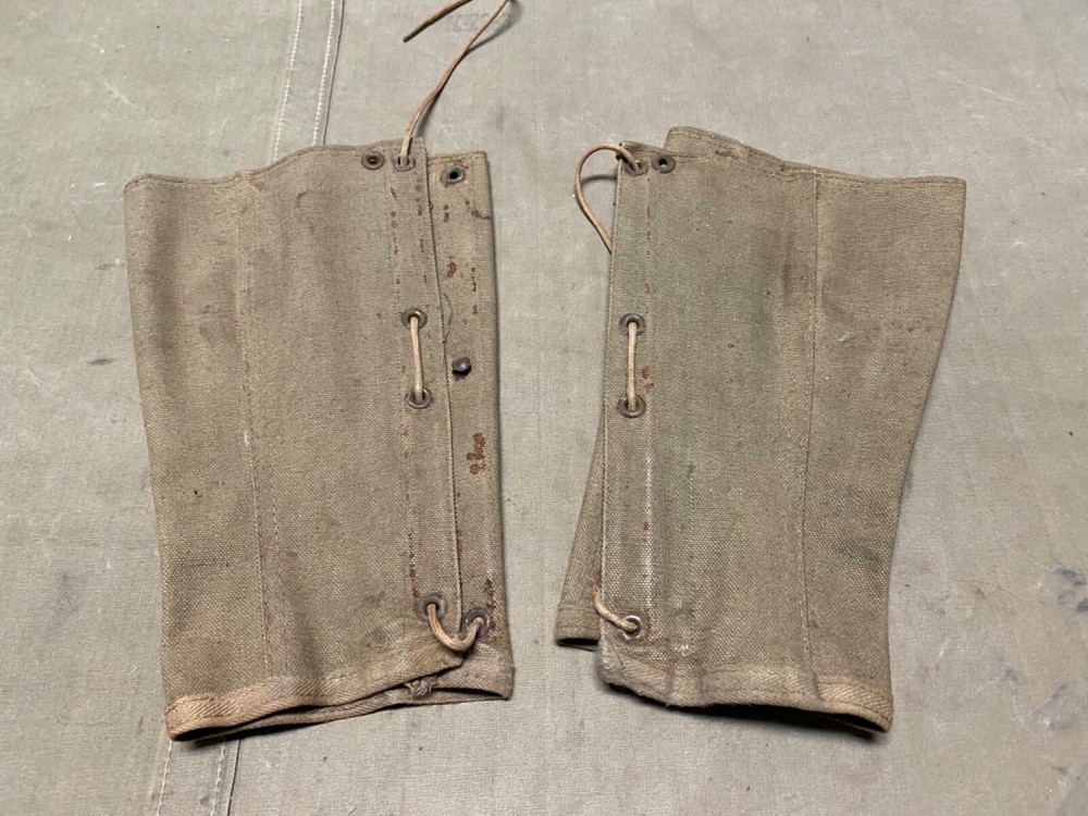 ORIGINAL WWI US ARMY M1910 COMBAT FIELD PEA GREEN CANVAS LEGGINGS- SIZE 2