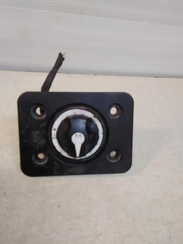 Freightliner A06-88420-000 Single Positive Cutoff Switch