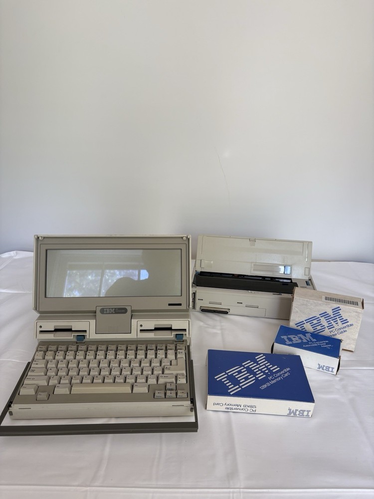 IBM PC 5140 Convertible BUNDLE - Vintage  Portable Computer. Powers Up!