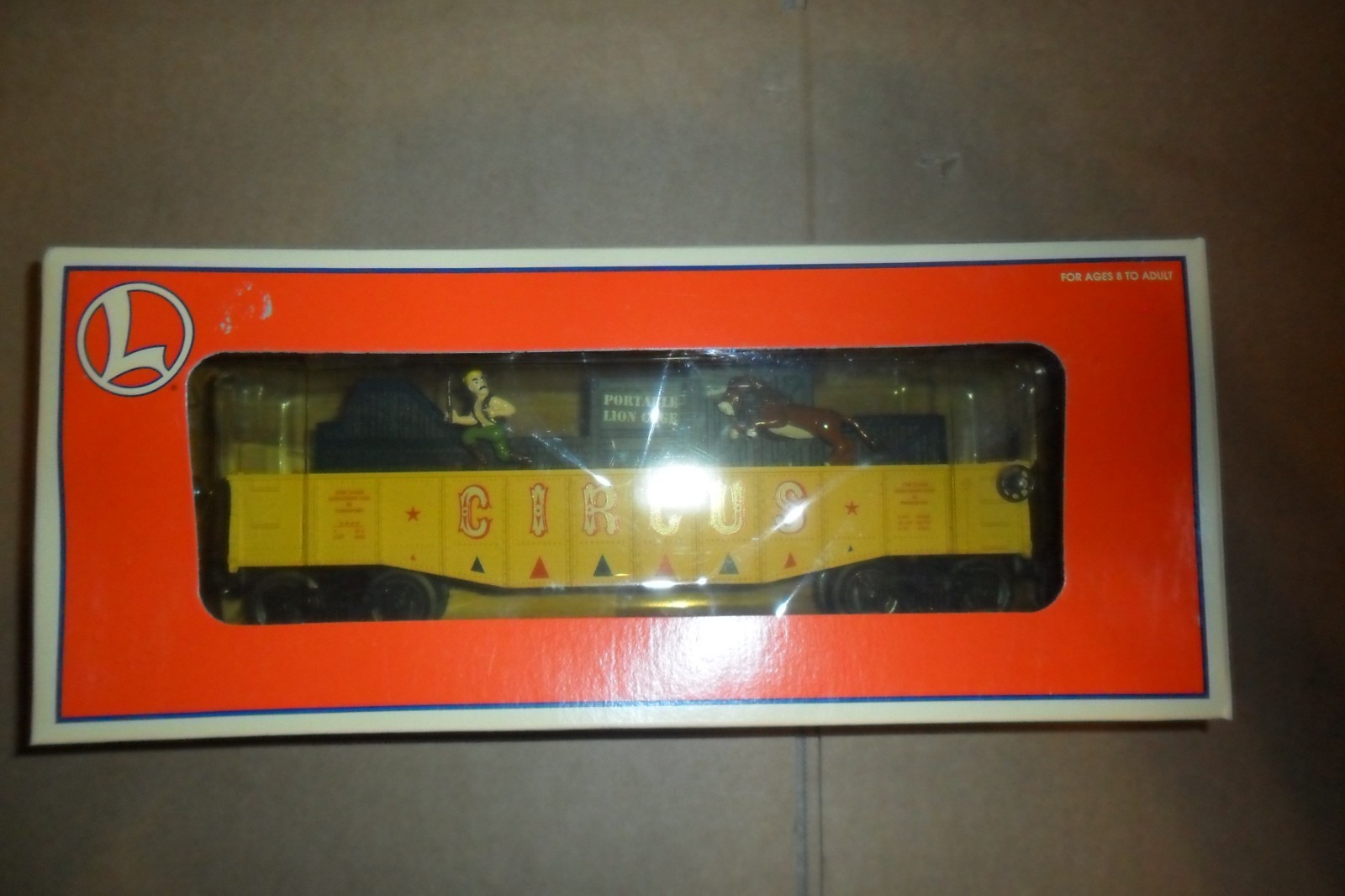 LIONEL 6-26723, CIRCUS 'LION CHASING TRAINER GONDOLA' #3444, NIB (2000)