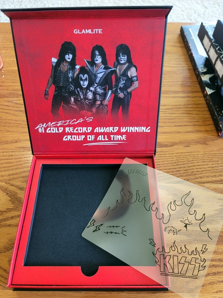 Kiss Glamlite Makeup Set *boxes*