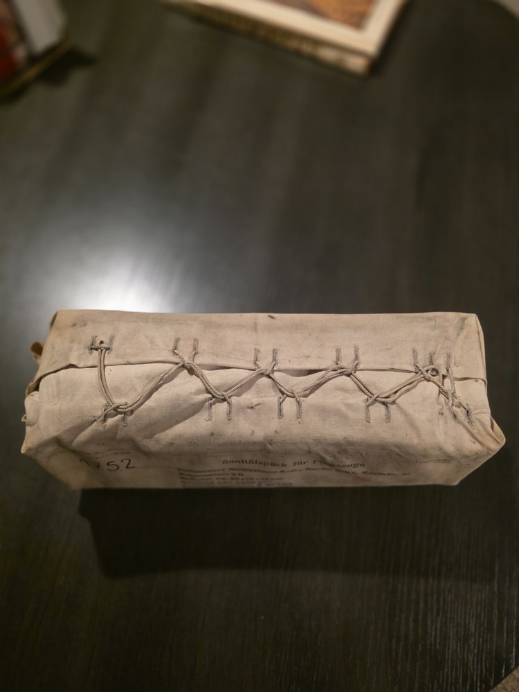 SCARCE LUFTWAFFE BOMBER CREW FIRST AID KIT COMPLETE