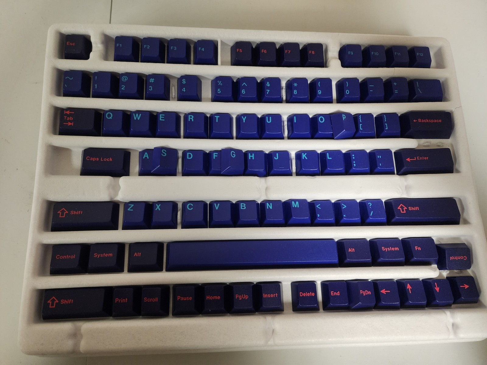 GMK Laser Cyberdeck R2 from Mito, double shot keycaps base set