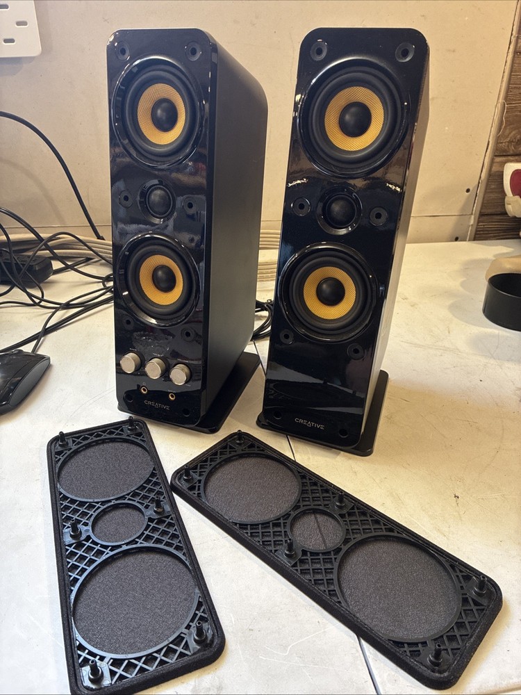 Creative GigaWorks T40 Series II 2.0 Multimedia Speaker System Used Untested!