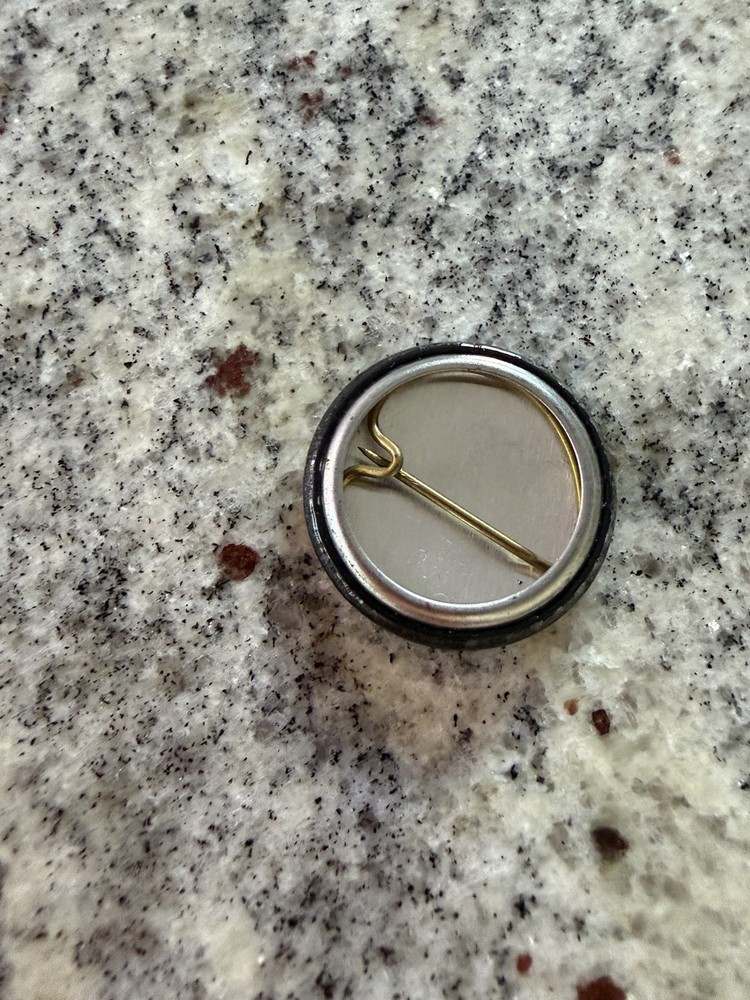 KISS 1980 UK TOUR BUTTON BADGE UK GENE PAUL ACE PETER AUCOIN VINTAGE MEGA RARE