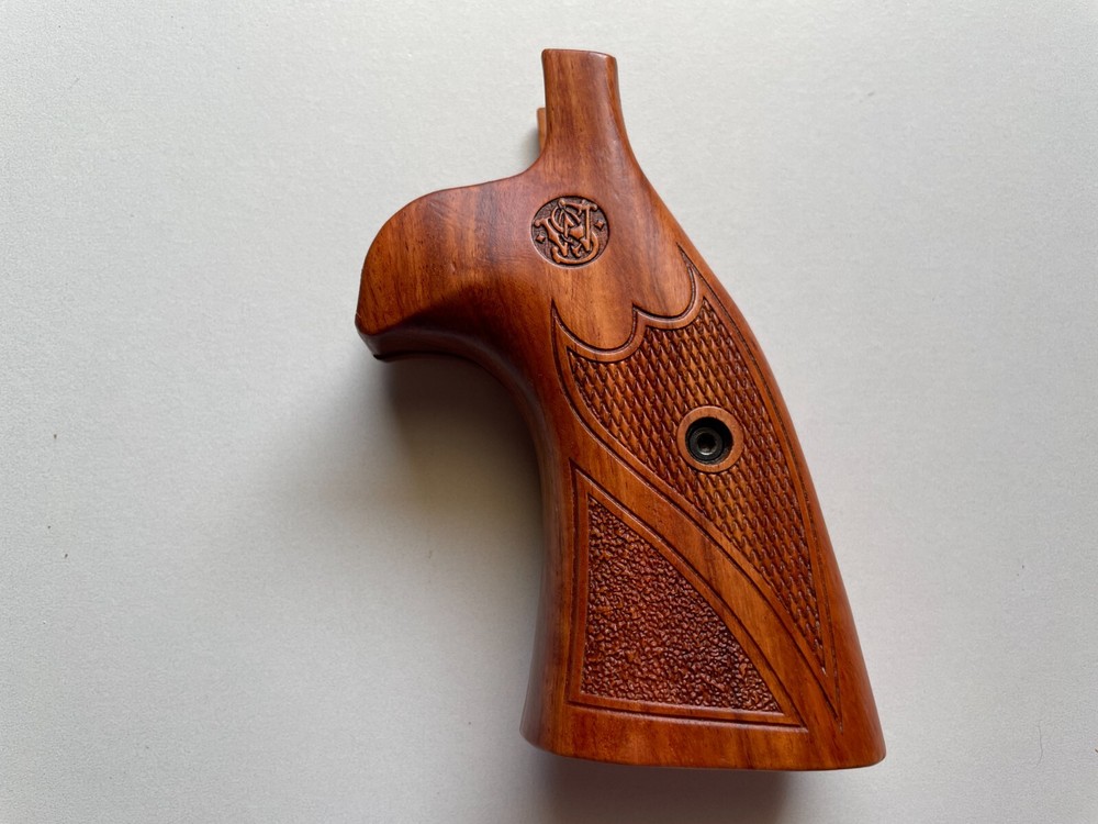 Cool Grip for S&W K/L Frame Round Butt 686 Checkered Opened Back