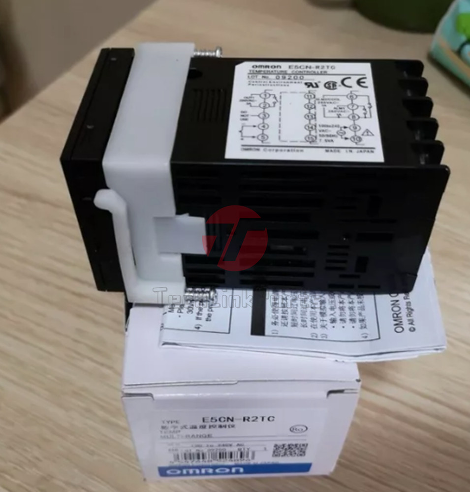 New Omron E5CN-R2TC Temperature Controller E5CNR2TC Digital,