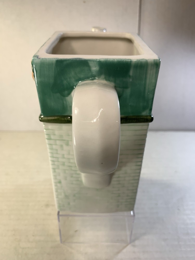 Pre-Owned Bowling Pin Ceramic Tea Coffee Pitcher
