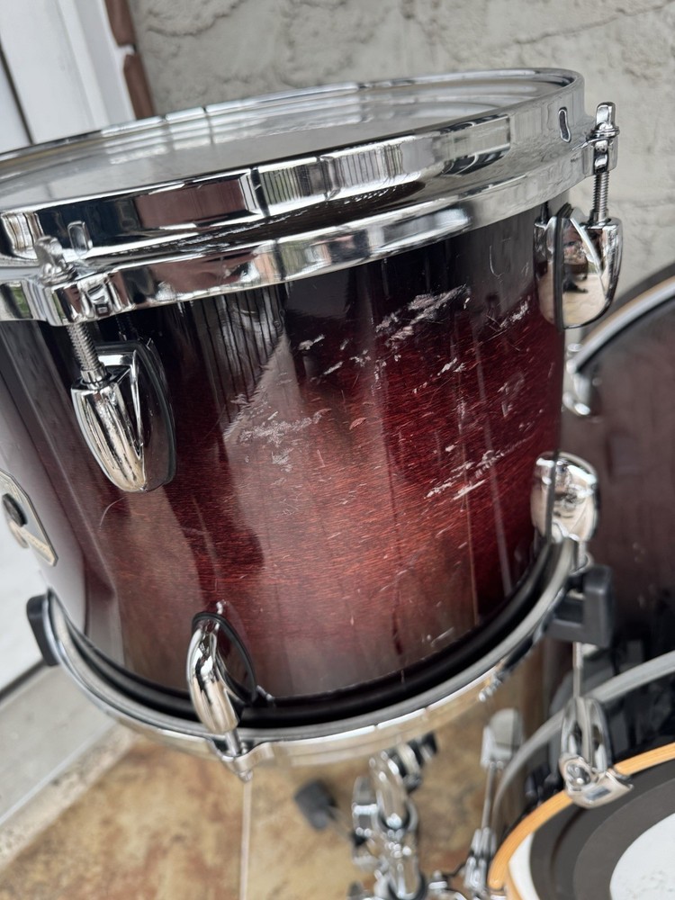 Gretsch Renown Maple Cherry Burst Drum Set