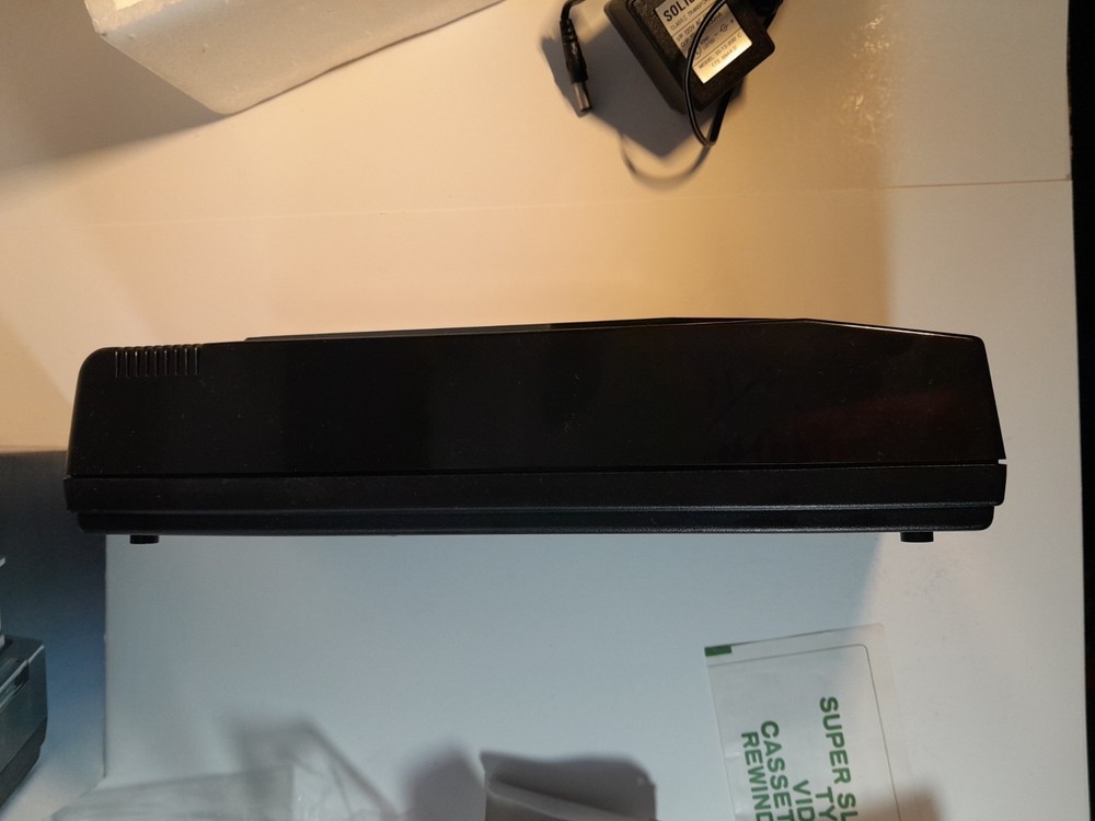 WTM VHS Video Rewinder w/ AUTO STOP & EJECT (Model: 911A) AC Powered DESCRIPTION