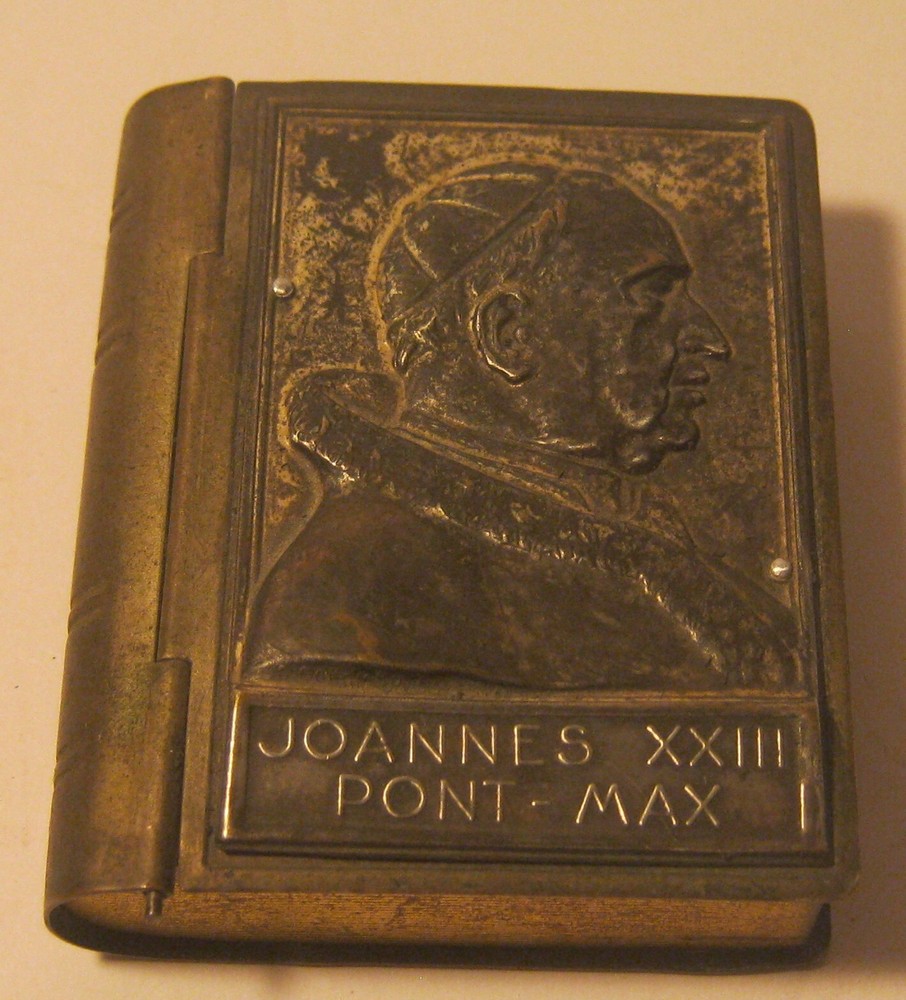 Mid Century Solid Brass POPE JOHN XXIII Rosary Bead Mini Box EXCELLENT!!!