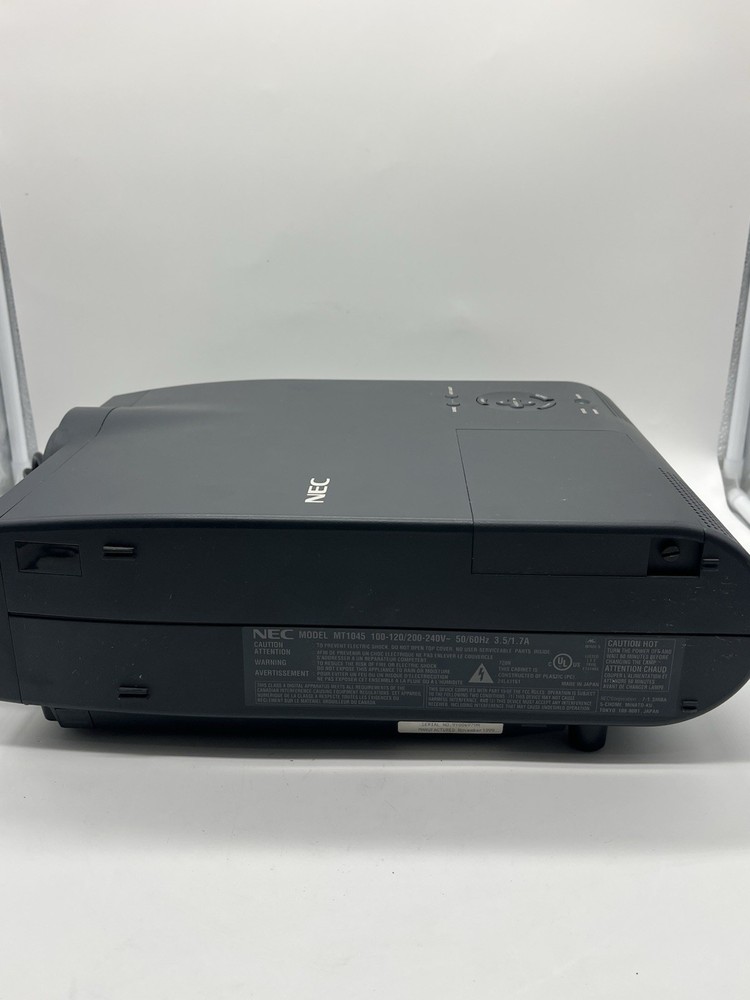 NEC MULTISYNC 3LCD PROJECTOR MODEL MT1045 *RARE*