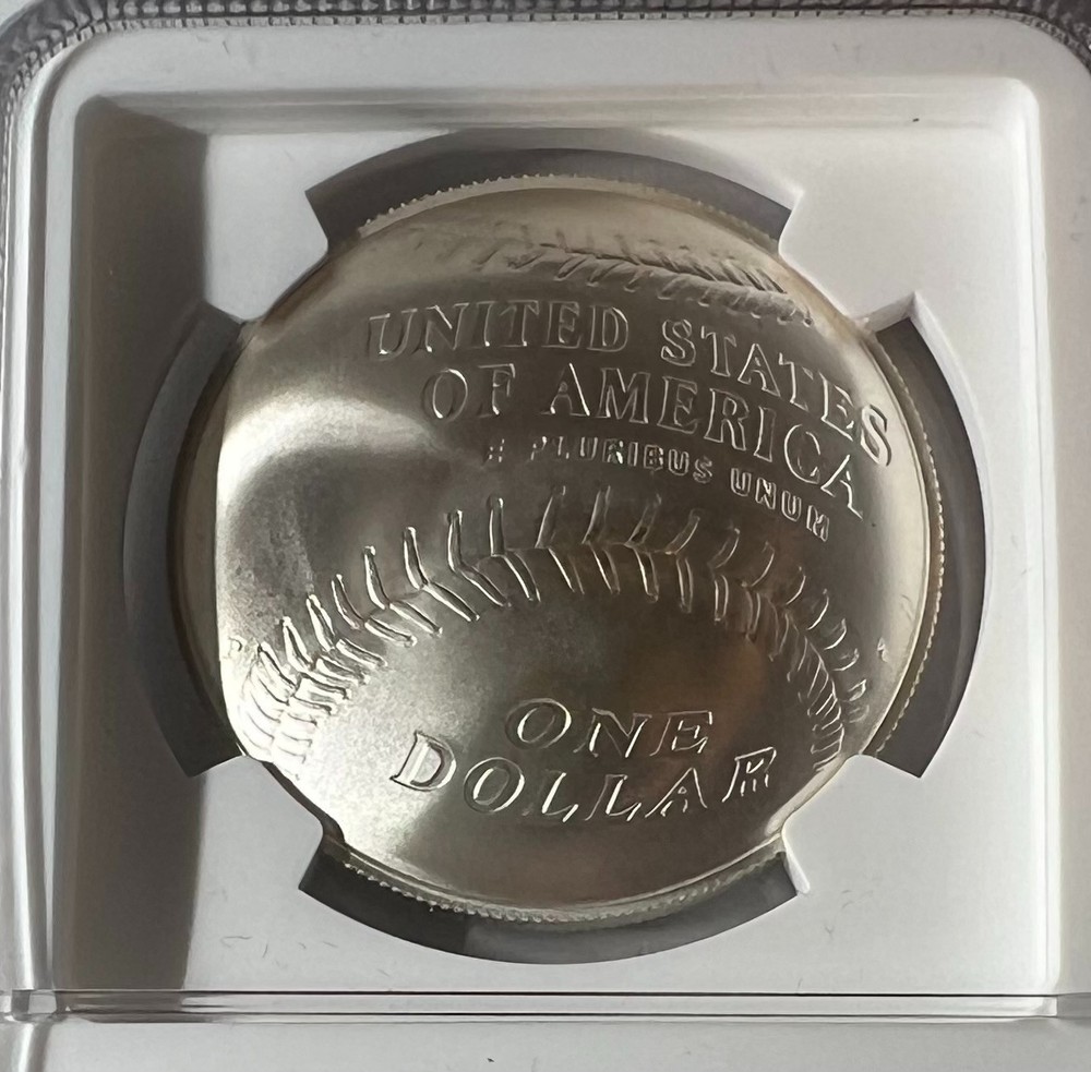 2014 BB HOF Silver Dollar – Derek Jeter signed – NGC MS70