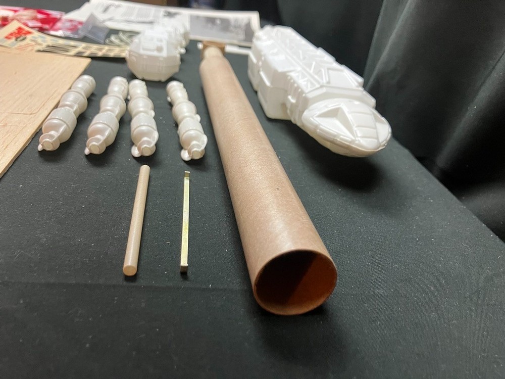 Centuri Space 1999 Eagle Transporter Flying Model Rocket Kit - Open - Complete