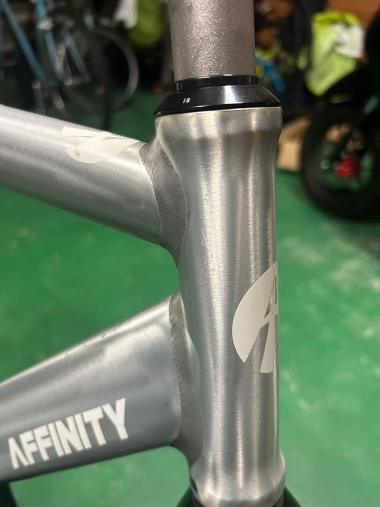AFFINITY CYCLESKISSENA Lsize (raw)