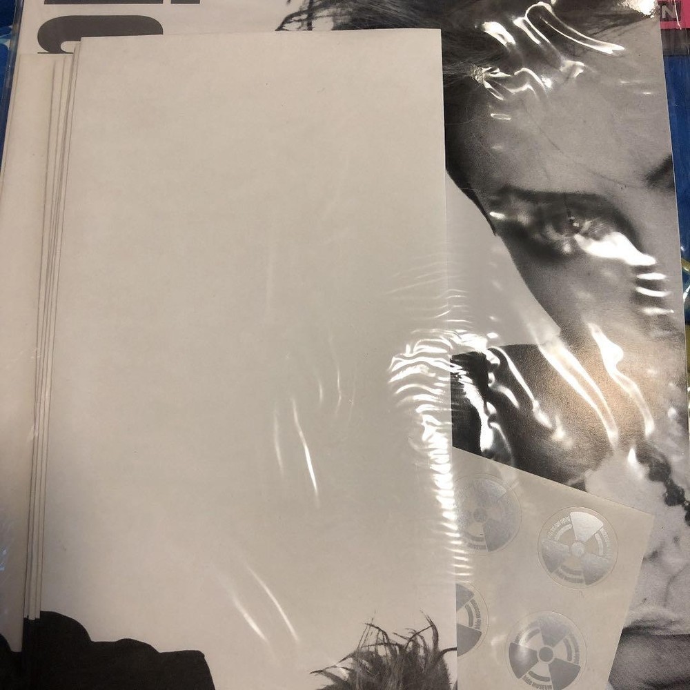 hide museum letter set