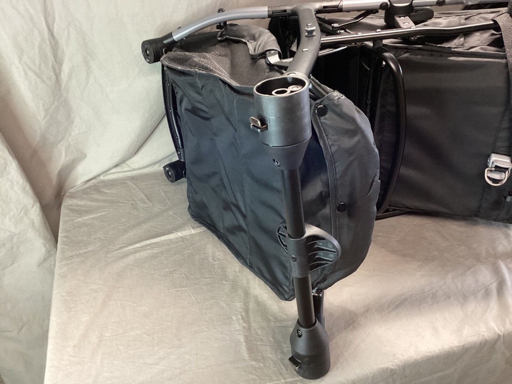 Summer 3Dpac CS Compact Fold Stroller Black - Missing Cup Holder