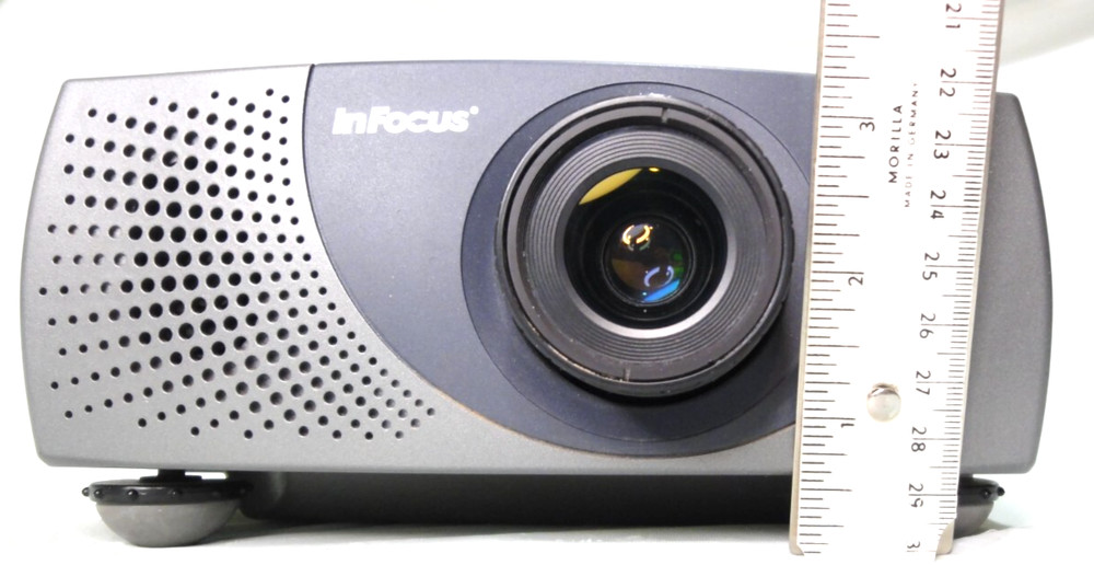 InFocus LP260 SVGA Digital Multimedia Projector WORKING