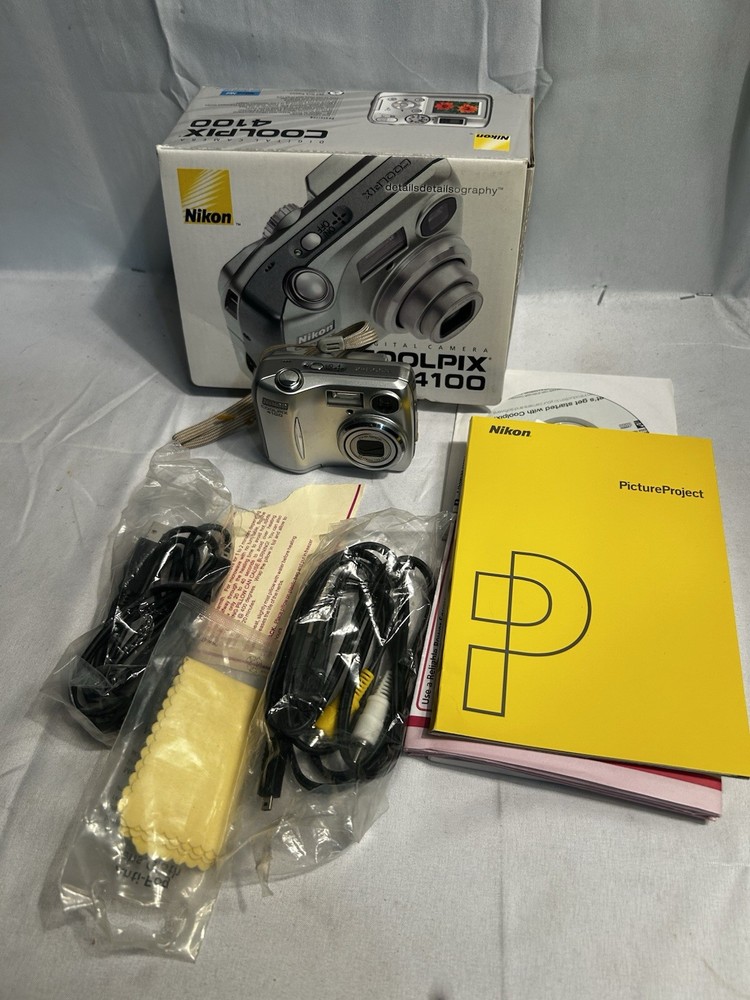Nikon Coolpix 4100 4.0MP Digital Camera E4100 Original Box Manuals Tested