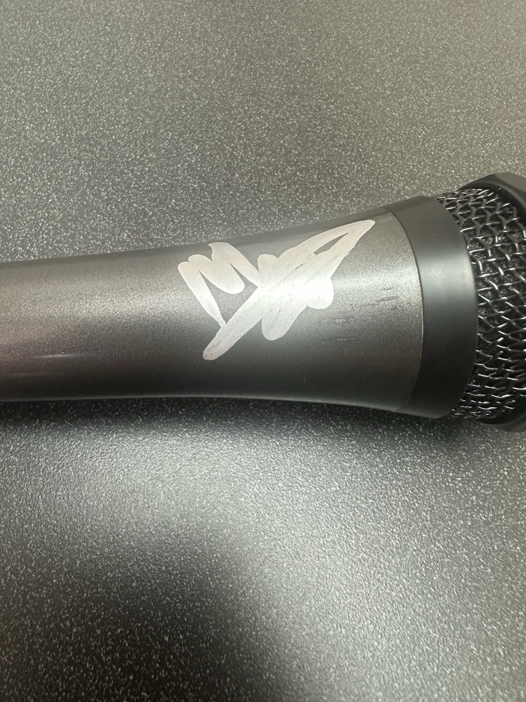 MIKE EPPS SIGNED MICROPHONE ‘COMEDIAN’ EXACT PROOF
