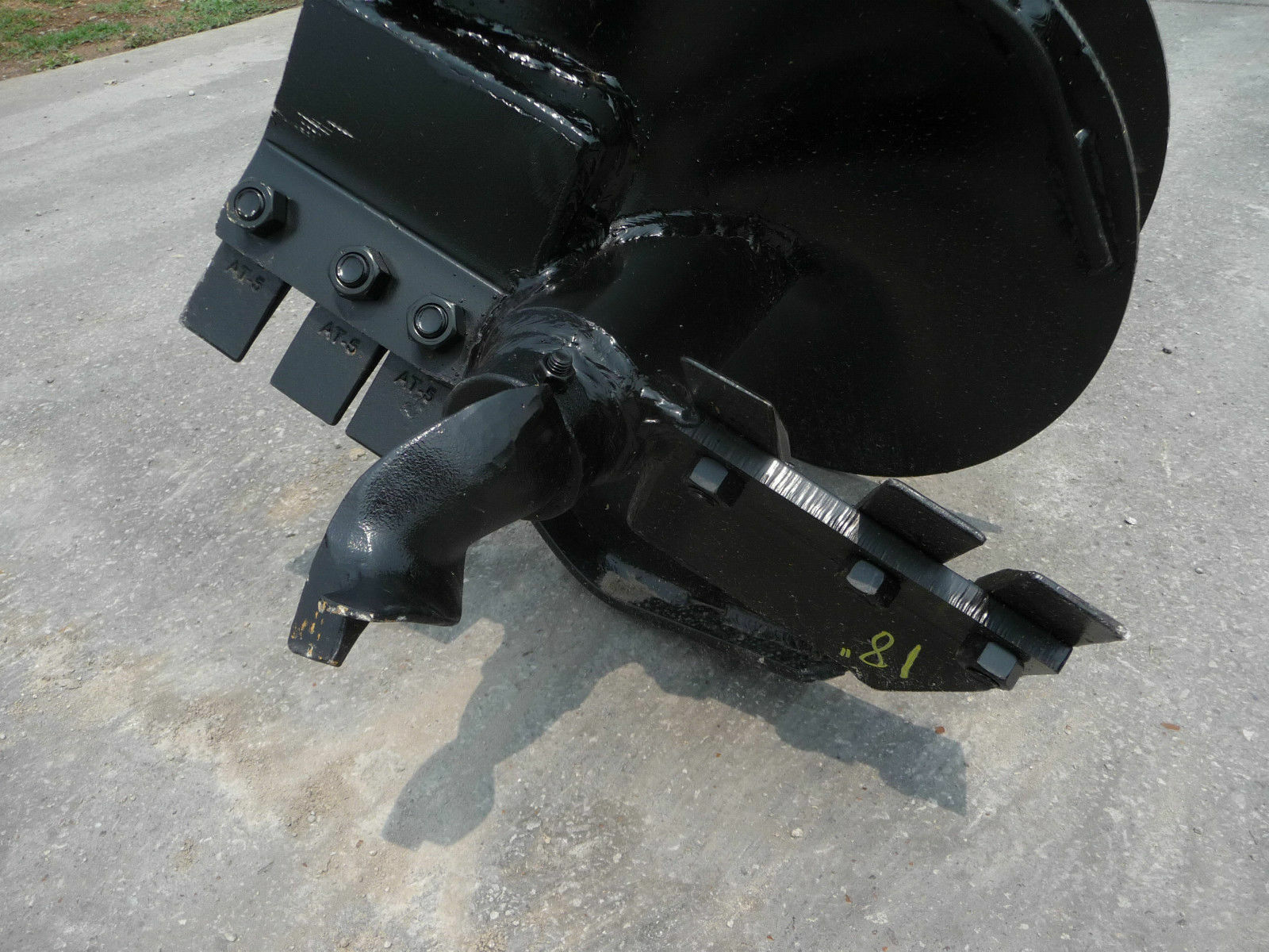 Lowe SQ-18-3 Skid Steer Auger Bit 18" Diameter, 2-9/16" Round Collar, 36" Tall