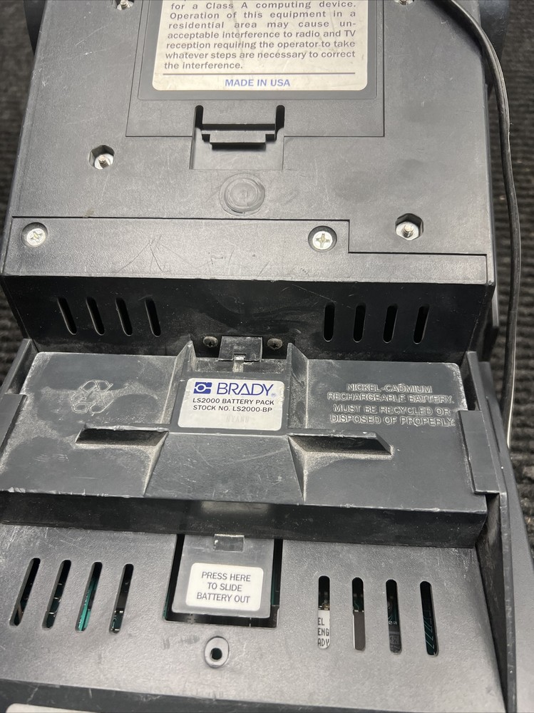 Used BRADY LS2000 Labeling System With case
