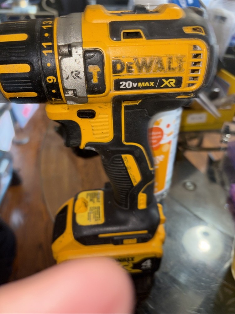 DEWALT DCD795 20V Hammer Drill Tool W/ 4.0 Battery
