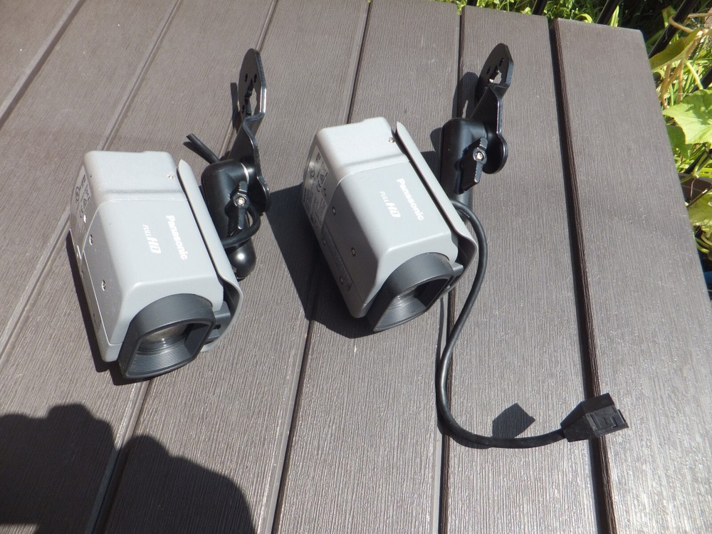 2 Panasonic Network Camera WV-VC30 Full HD With Mounting Adjustable Hardware