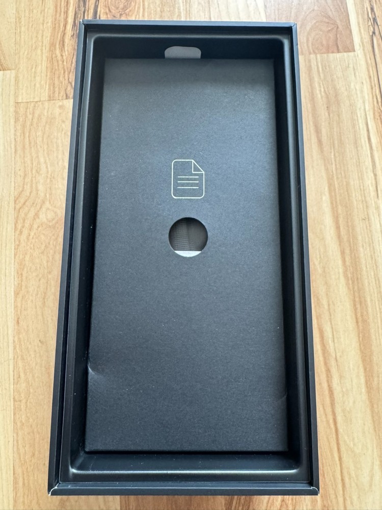 Telesin Master Grip for iPhone 17 Pro Max - New Open Box