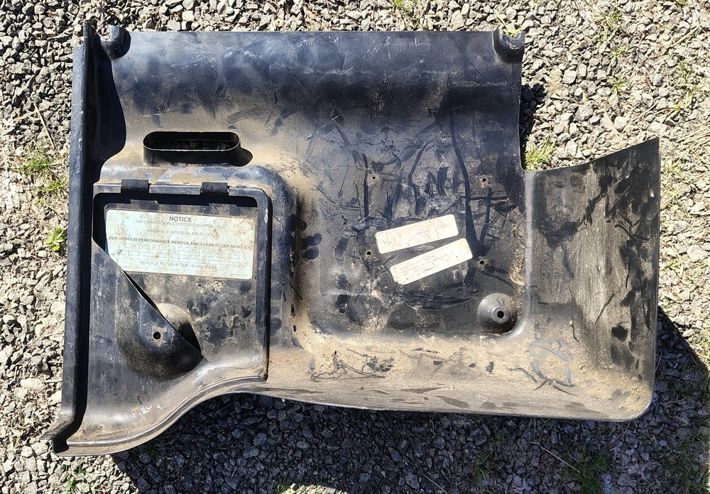 PETERBILT 18-04235M001 PANEL-SERVICE