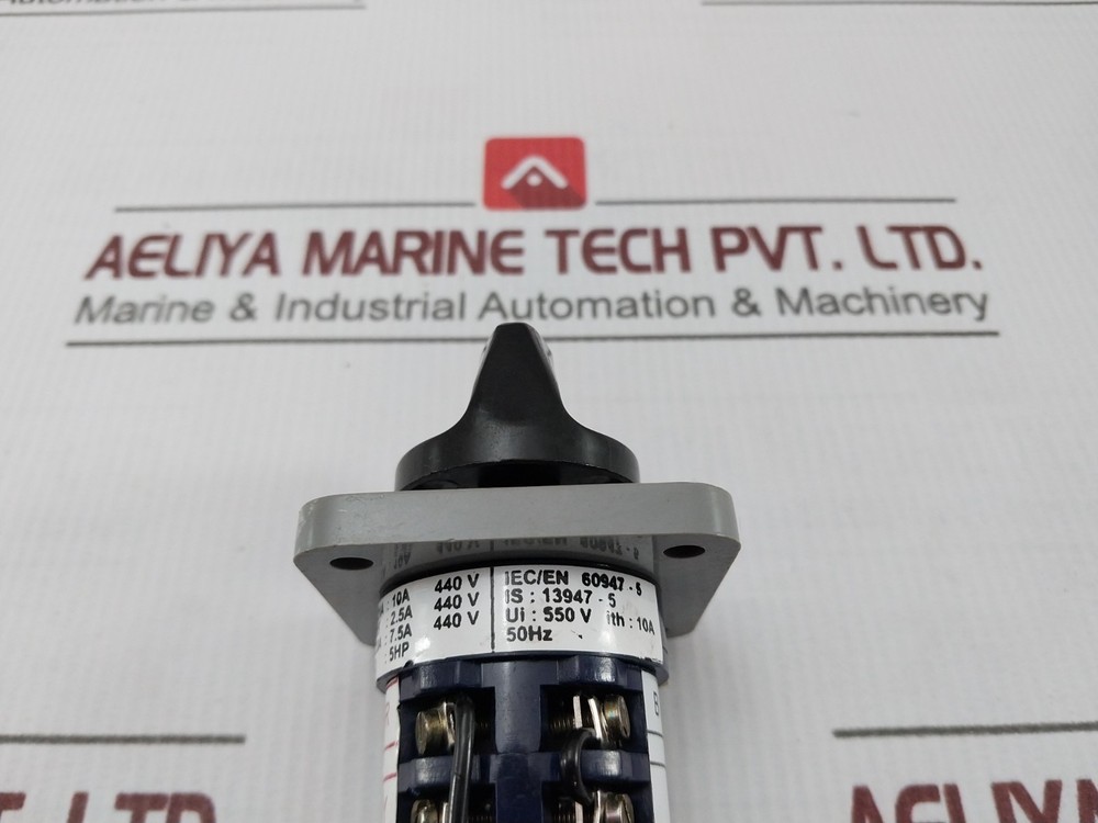 KAYCEE 4S44VPN Voltmeter Selector Switch 550V 10A 50HZ