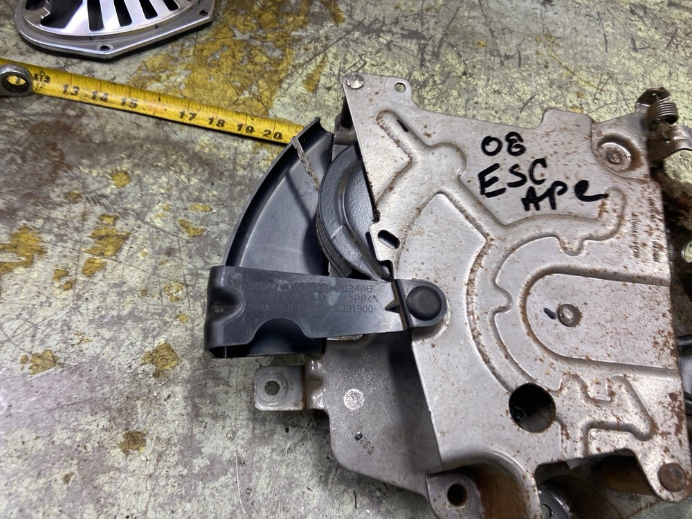 08-12 ESCAPE Park Brake Assembly (release Handle Damaged)