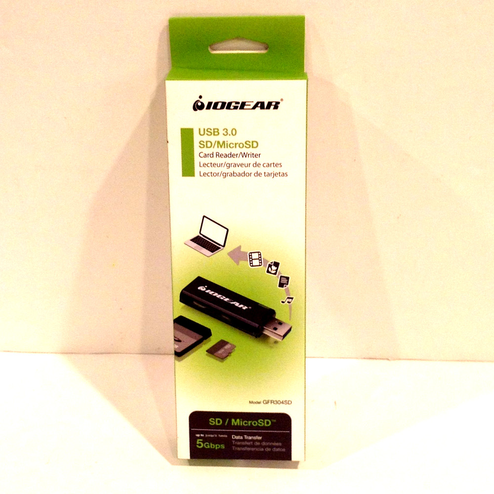IOGEAR SuperSpeed USB 3.0 SD/Micro SD Card Reader Writer GFR304SD 5Gbps Data New