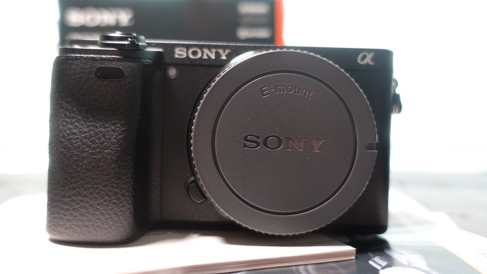 Sony a6300 Mirrorless Camera - Used (3475 shutter count) Needs sensor cleaned