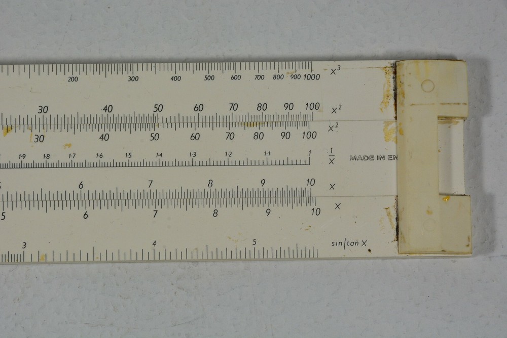 UNIQUE UNIVERSAL STUDY 500 Slide Rule Plastic has Cursor no Case