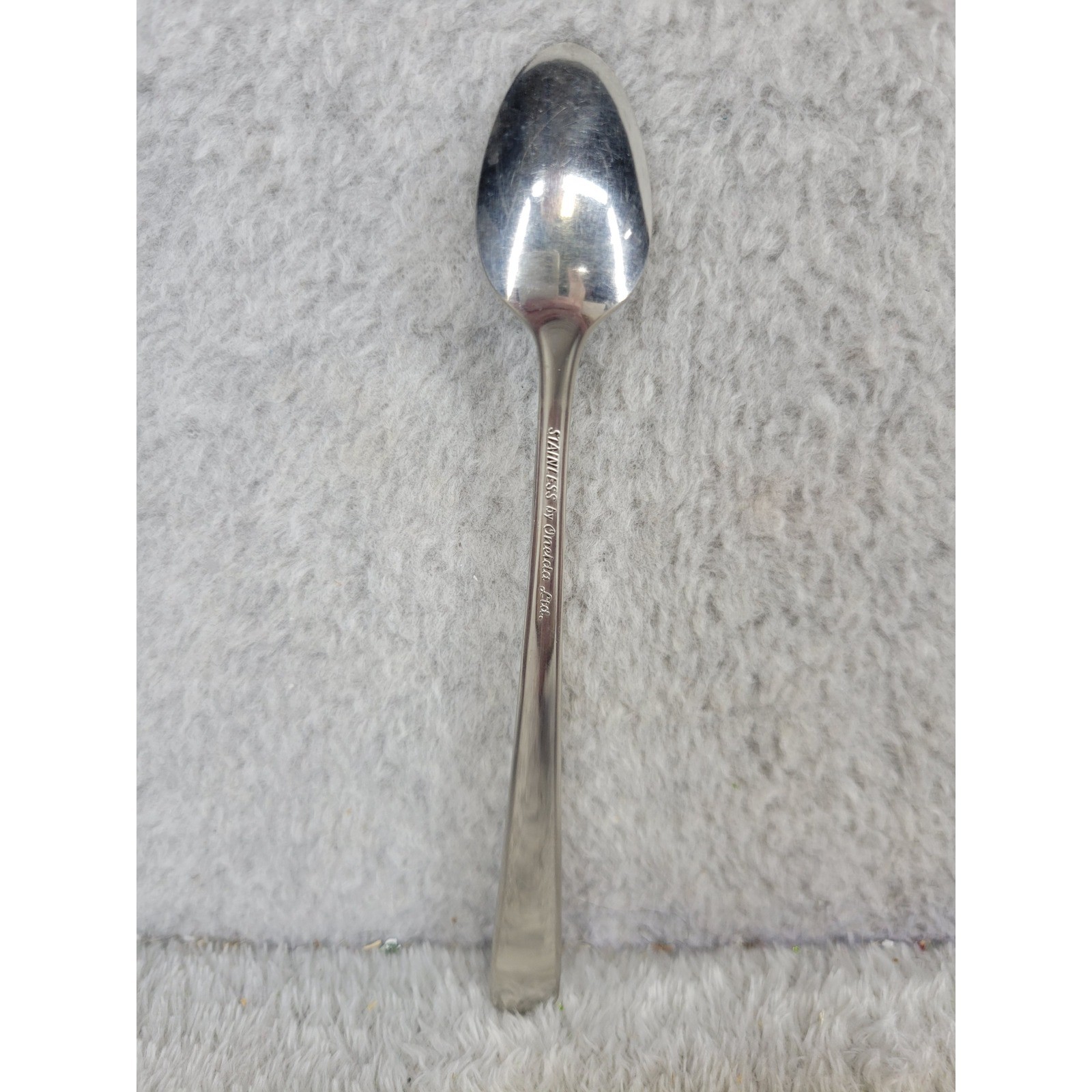 One Oneida OCEANIC Spoon Silver Vintage Utensil Flatware Dining Kitchenware