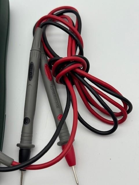 Jameco MS8226T TRUE RMS Multimeter Auto Range DMM Capacitance Temperature Meter