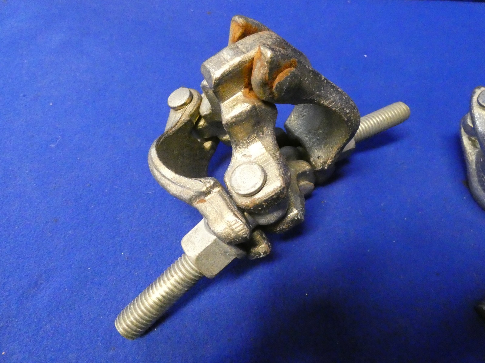 Matthews 425158 Jr. Grid Clamp, 5 Mutual Hardware Swivel Grid Clamp, 2 Flat Side