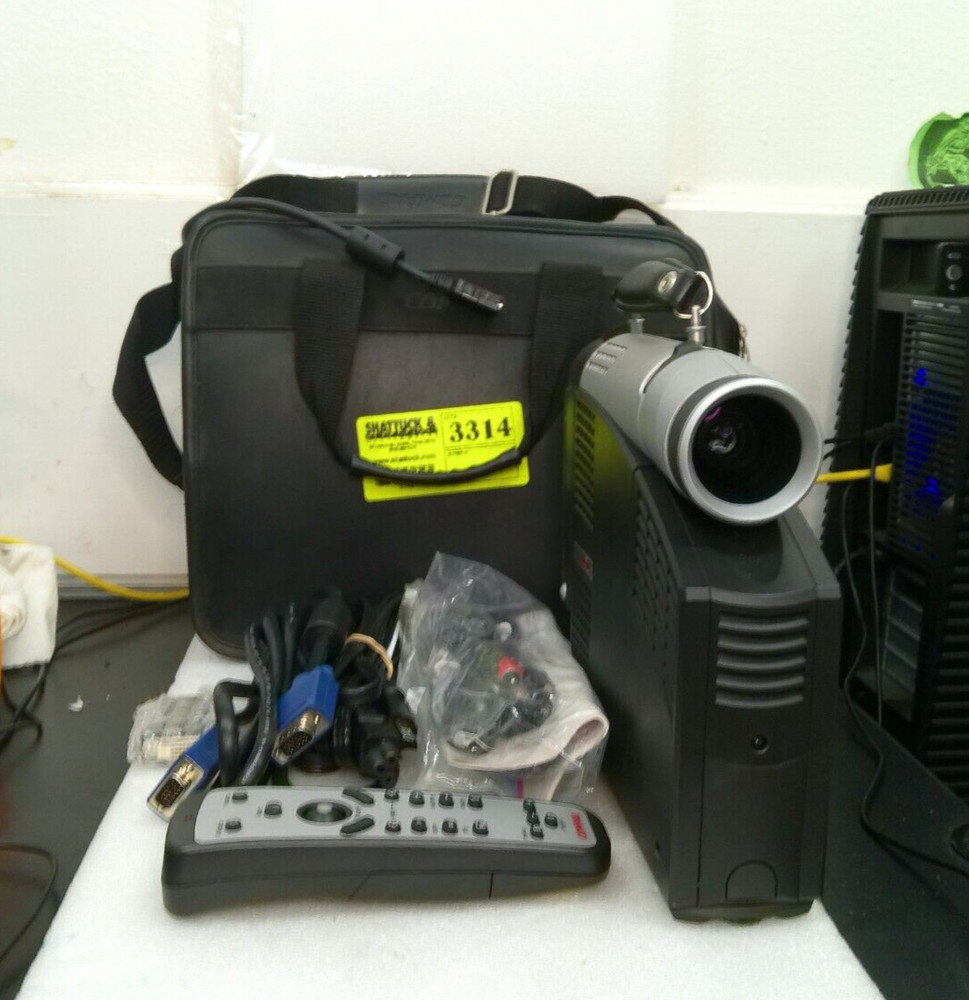 Compaq MP1800 Microportable Projector W/ Remote, All Cords & Bag