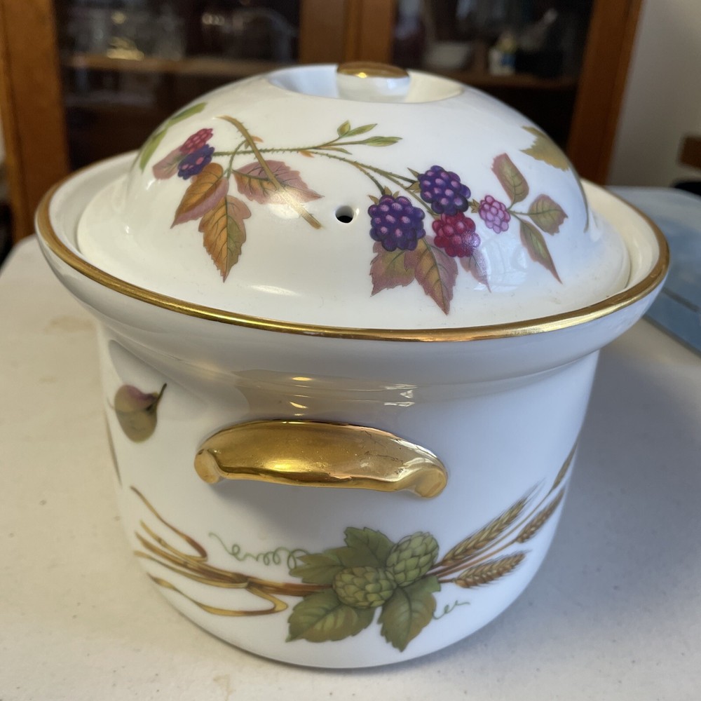 Royal Worcester Casserole EVESHAM GOLD 2 Quart Covered GREAT CONDITION