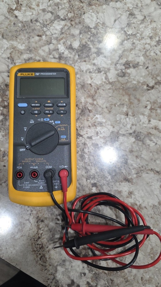 Fluke 787 ProcessMeter Process Calibrator with Test Leads