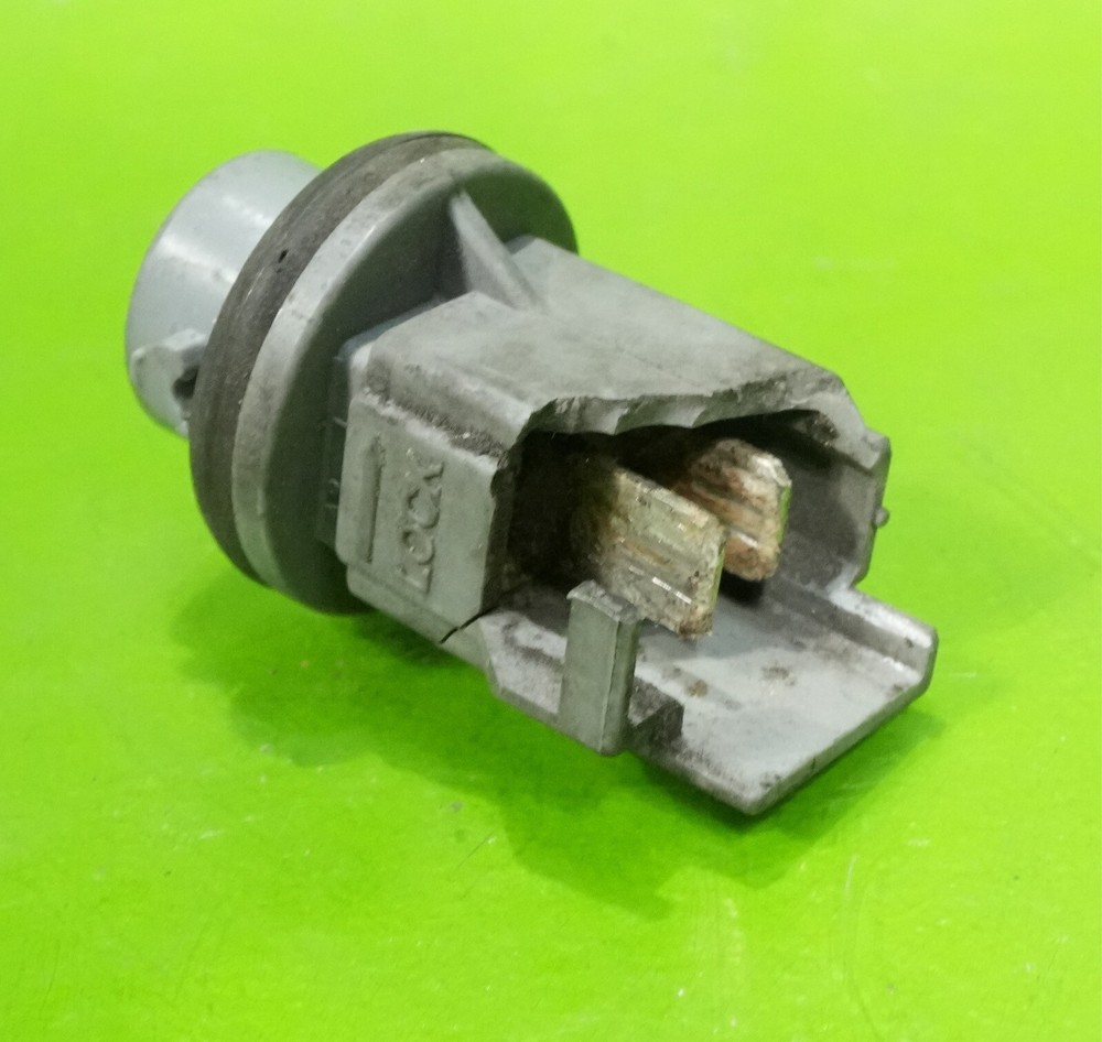 92-96 Prelude OEM side marker corner light lamp bulb socket plug