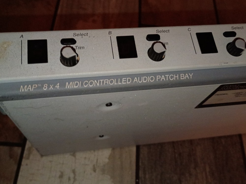 Peavey MAP 8x4 MIDI Controllable Analog Patch Bay - Fair Condition. TESTED!