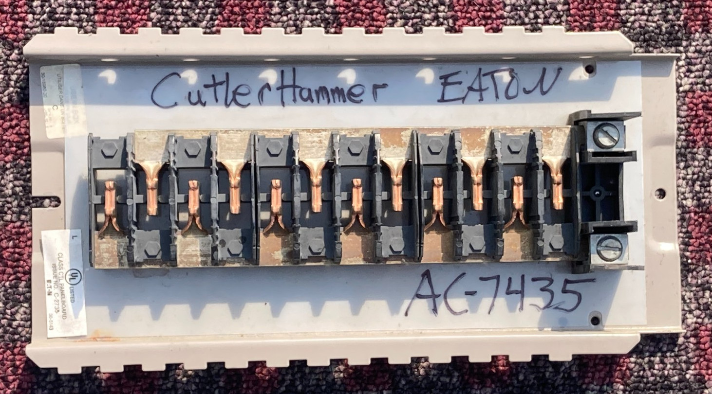 EATON CUTLER HAMMER AC-7435 24 CIRCUIT PANEL BUS GUTS CTL PANELBOARD C-2738