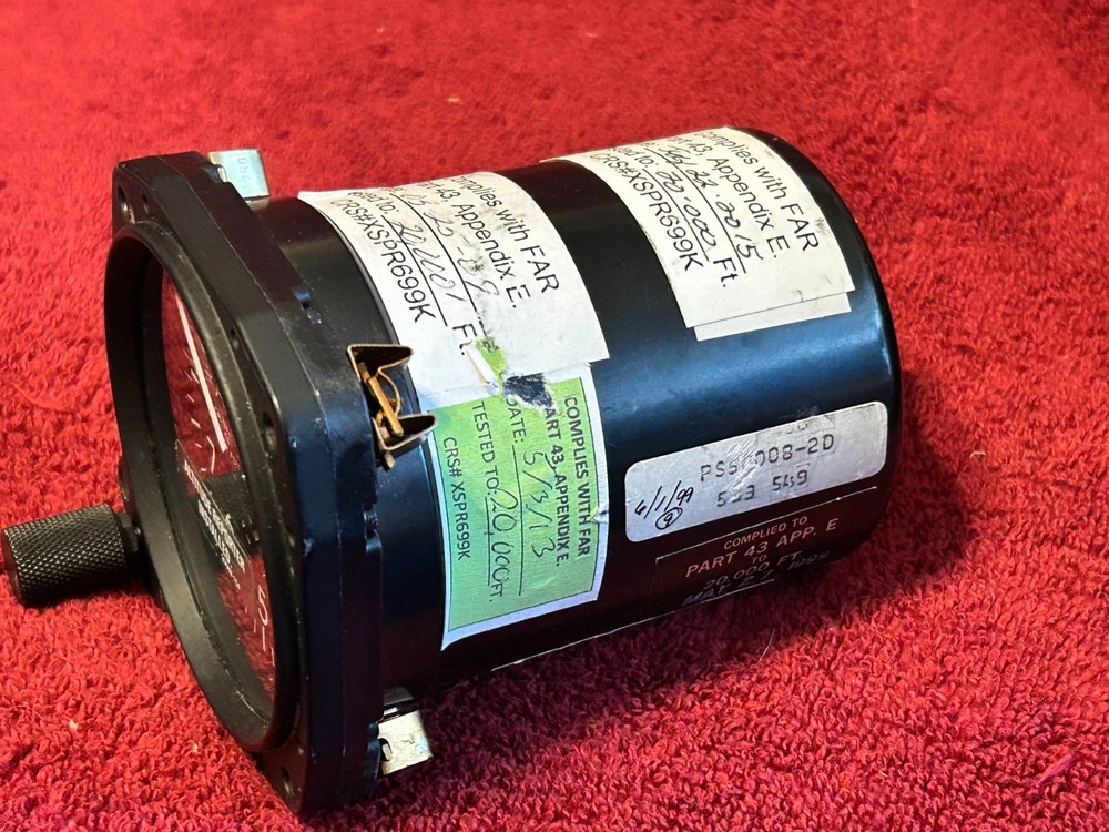 UNITED INSTRUMENTS ALTIMETER P/N 5934PD-3 CODE A.134