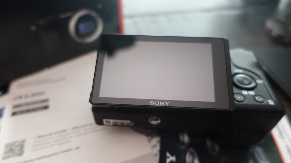 Sony a6300 Mirrorless Camera - Used (3475 shutter count) Needs sensor cleaned